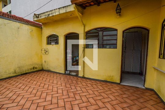 Quintal Edícula de casa à venda com 7 quartos, 500m² em Vila Leopoldina, Santo André