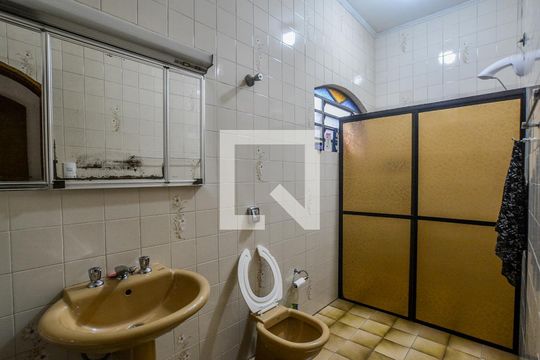 Banheiro da Suíte de casa à venda com 7 quartos, 500m² em Vila Leopoldina, Santo André