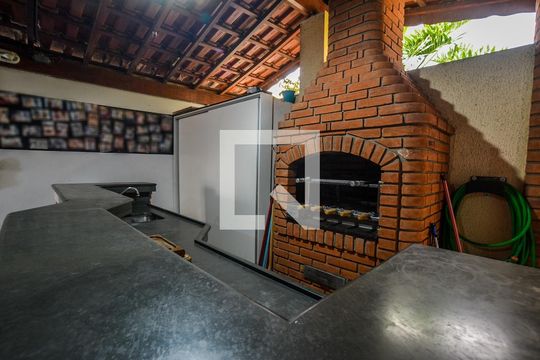 Área externa de casa à venda com 7 quartos, 500m² em Vila Leopoldina, Santo André