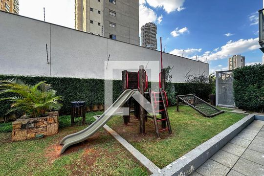 Playground de apartamento para alugar com 2 quartos, 69m² em Jardim das Acácias, São Paulo