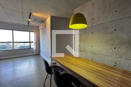 Sala de apartamento para alugar com 2 quartos, 69m² em Jardim das Acácias, São Paulo