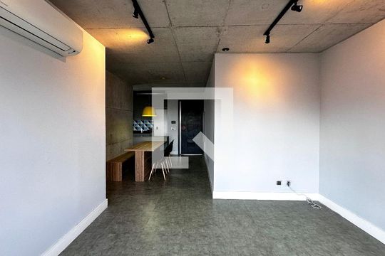 Sala de apartamento para alugar com 2 quartos, 69m² em Jardim das Acácias, São Paulo