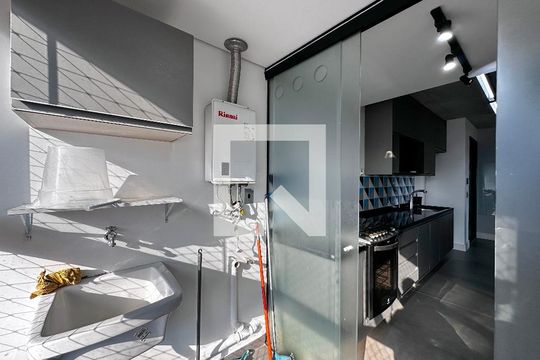Área de Serviço de apartamento para alugar com 2 quartos, 69m² em Jardim das Acácias, São Paulo
