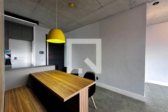 Sala de apartamento para alugar com 2 quartos, 69m² em Jardim das Acácias, São Paulo
