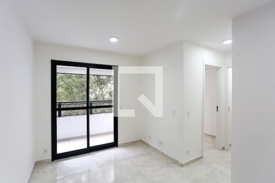 Apartamento à venda com 2 quartos, 50m² em Vila Suzana, São Paulo