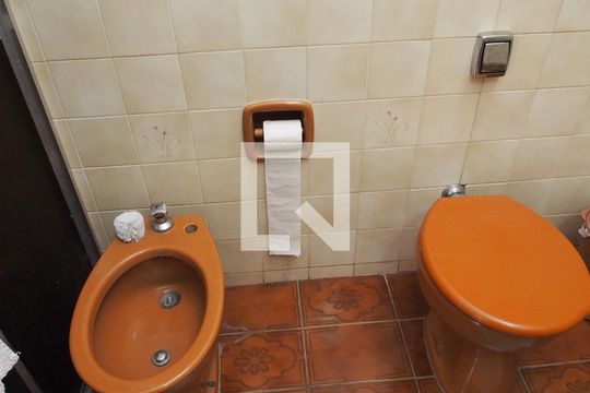 Banheiro de casa à venda com 5 quartos, 283m² em Jardim Itajai, Várzea Paulista