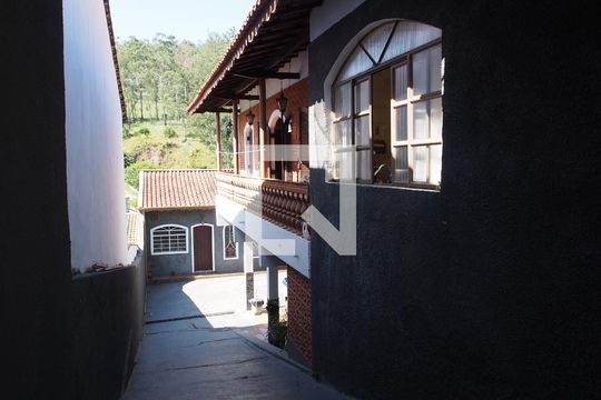 Quintal de casa à venda com 5 quartos, 283m² em Jardim Itajai, Várzea Paulista