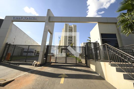 Fachada de apartamento para alugar com 2 quartos, 56m² em Chácara São Pedro, Aparecida de Goiânia