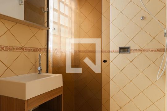 Banheiro de apartamento para alugar com 2 quartos, 52m² em Santana, São Paulo