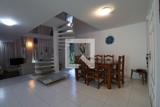Casa à venda com 6 quartos, 247m² em Pompeia, São Paulo
