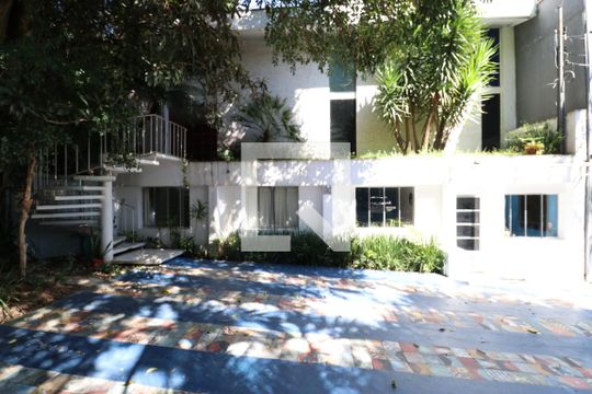 Fachada de casa à venda com 6 quartos, 247m² em Pompeia, São Paulo