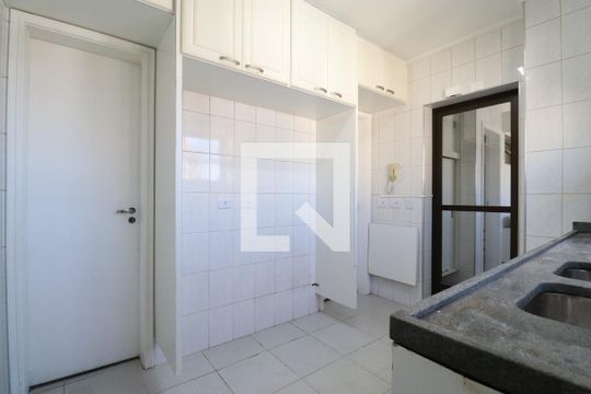 Cozinha de apartamento para alugar com 3 quartos, 200m² em Perdizes, São Paulo