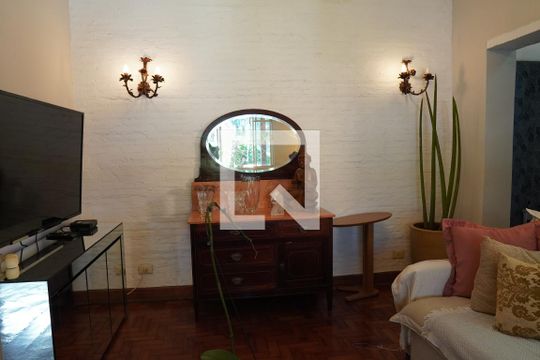 Sala de casa à venda com 5 quartos, 500m² em Vila Madalena, São Paulo