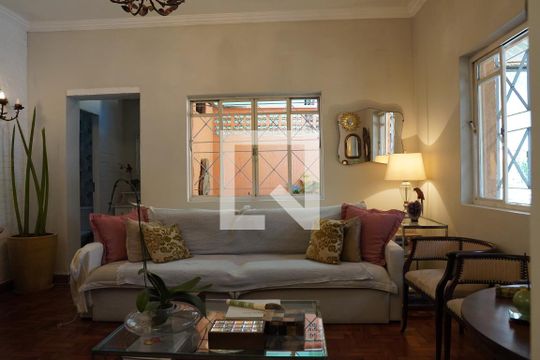 Casa à venda com 5 quartos, 500m² em Vila Madalena, São Paulo