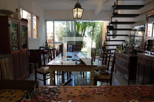 Cozinha de casa à venda com 5 quartos, 500m² em Vila Madalena, São Paulo