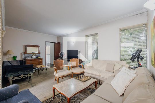 Casa à venda com 5 quartos, 378m² em Sumaré, São Paulo