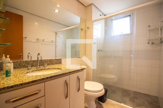 Banheiro da Suíte de apartamento à venda com 3 quartos, 131m² em Pinheiros, São Paulo