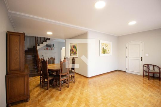 Sala de casa para alugar com 4 quartos, 500m² em Vila Jacuí, São Paulo