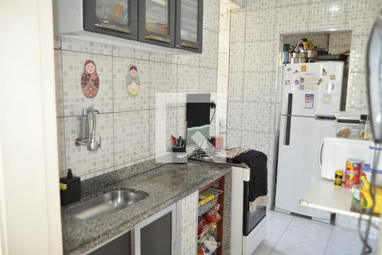 Cozinha de apartamento para alugar com 2 quartos, 60m² em Todos Os Santos, Rio de Janeiro