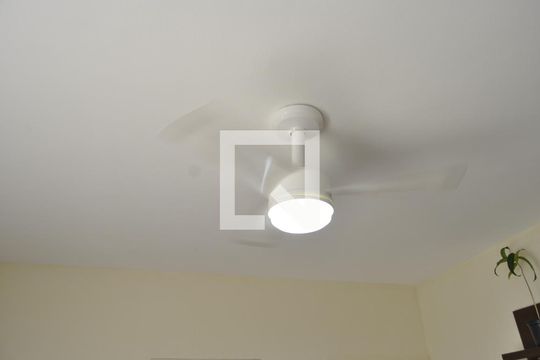 Sala de apartamento para alugar com 2 quartos, 60m² em Todos Os Santos, Rio de Janeiro