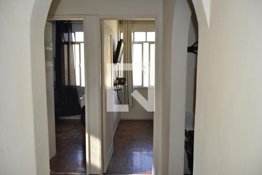 Hall de apartamento para alugar com 2 quartos, 60m² em Todos Os Santos, Rio de Janeiro