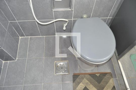 Banheiro  de apartamento para alugar com 2 quartos, 60m² em Todos Os Santos, Rio de Janeiro
