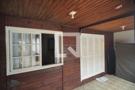 Fachada de casa à venda com 2 quartos, 300m² em Canudos, Novo Hamburgo