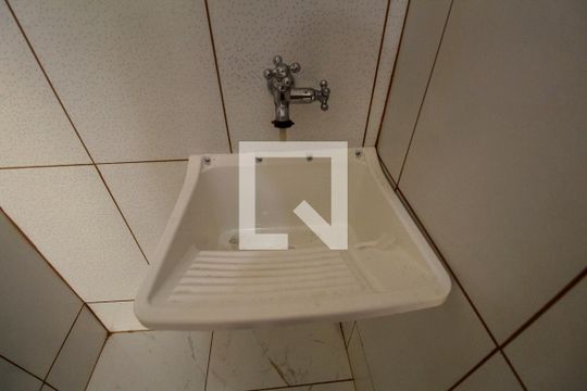 Área de Serviço de apartamento para alugar com 2 quartos, 50m² em Jardim São Roberto, São Paulo