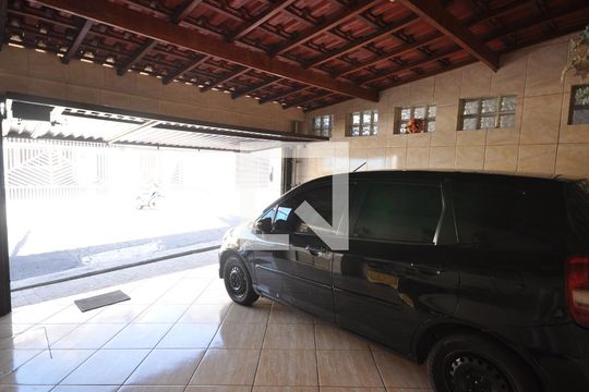 Garagem de casa à venda com 3 quartos, 117m² em Vila Constança, São Paulo