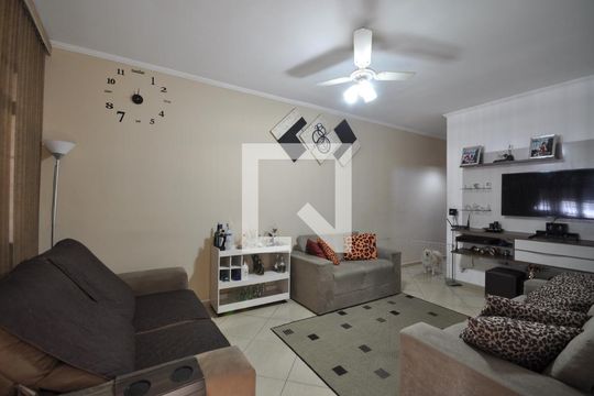Casa à venda com 3 quartos, 117m² em Vila Constança, São Paulo