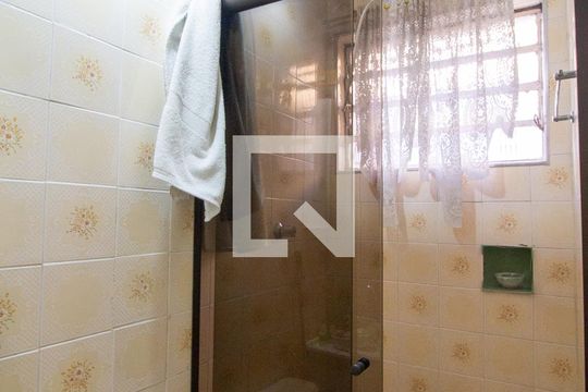 Banheiro da Suíte de casa à venda com 3 quartos, 250m² em Parque Continental I, Guarulhos