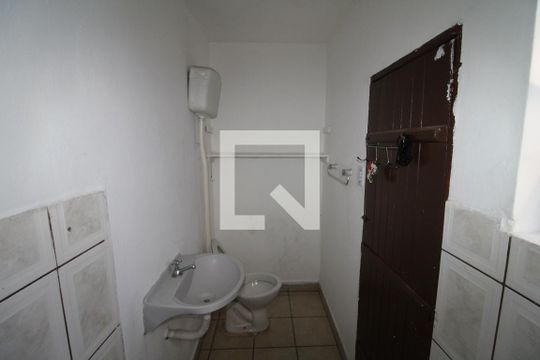 Banheiro de casa para alugar com 1 quarto, 45m² em Vila Medeiros, São Paulo
