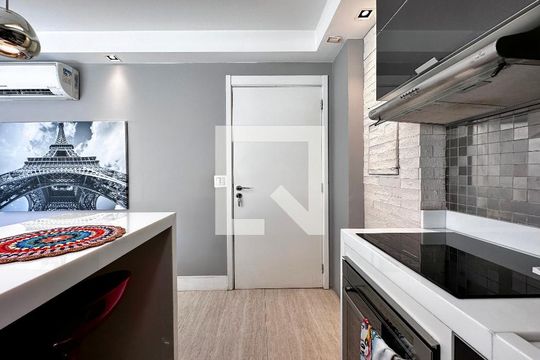 Sala//Cozinha de apartamento à venda com 1 quarto, 58m² em Brooklin Paulista, São Paulo