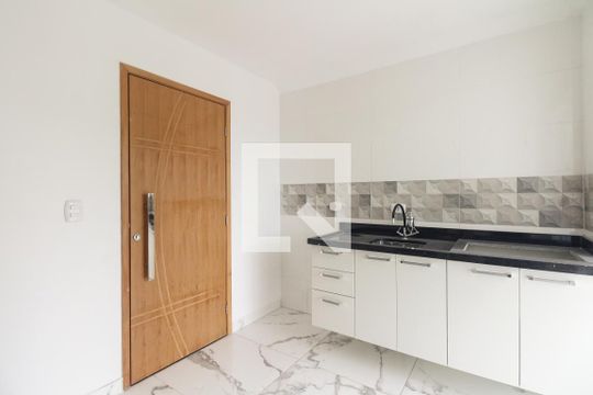 Cozinha  de apartamento para alugar com 2 quartos, 38m² em Vila Carrao, São Paulo