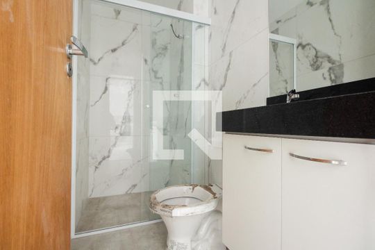 Banheiro  de apartamento para alugar com 2 quartos, 38m² em Vila Carrao, São Paulo