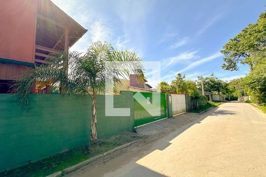Vista da Rua de kitnet/studio para alugar com 1 quarto, 24m² em São João do Rio Vermelho, Florianópolis