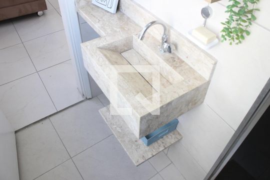 Banheiro de apartamento para alugar com 1 quarto, 40m² em Centro, São Vicente