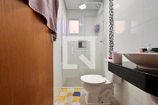 Banheiro da suíte de apartamento à venda com 2 quartos, 114m² em Parque das Nações, Santo André