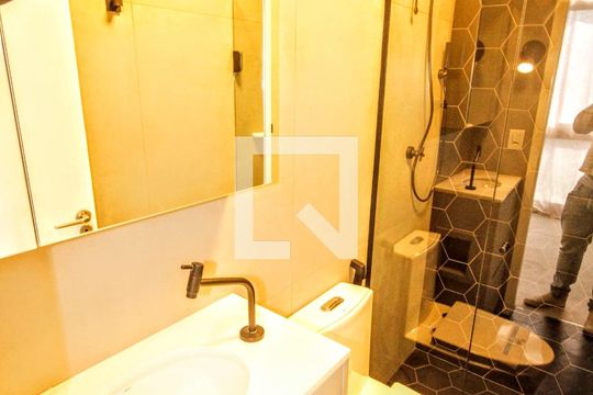 Banheiro 1 de apartamento para alugar com 2 quartos, 54m² em Funcionários, Belo Horizonte