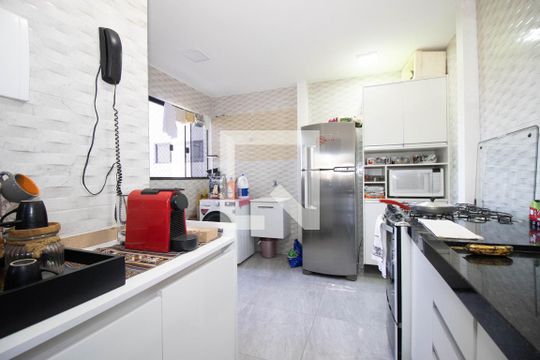 Cozinha e Área de Serviço de apartamento para alugar com 2 quartos, 50m² em Qs 406 Samambaia , Brasília