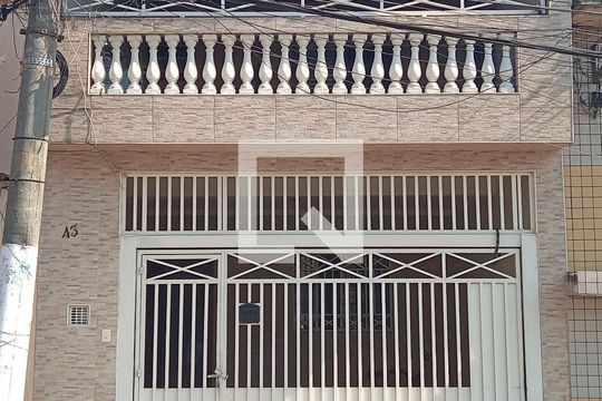 Fachada de casa à venda com 2 quartos, 64m² em Vila Ivg, São Paulo