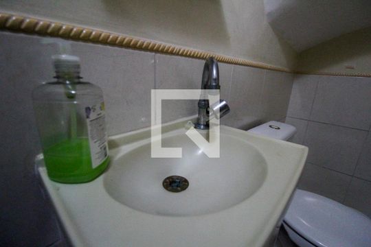 Lavabo de casa à venda com 2 quartos, 64m² em Vila Ivg, São Paulo
