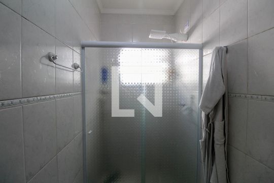 Banheiro Social de casa à venda com 2 quartos, 64m² em Vila Ivg, São Paulo