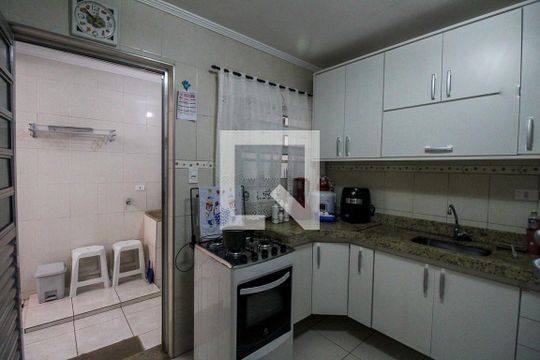 Cozinha de casa à venda com 2 quartos, 64m² em Vila Ivg, São Paulo