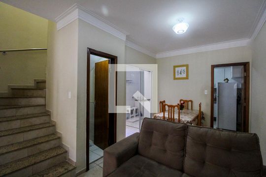 Sala de casa à venda com 2 quartos, 64m² em Vila Ivg, São Paulo