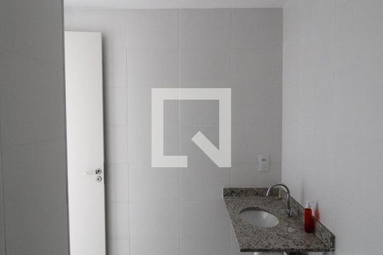 Banheiro de kitnet/studio para alugar com 1 quarto, 24m² em Vila Olímpia, São Paulo