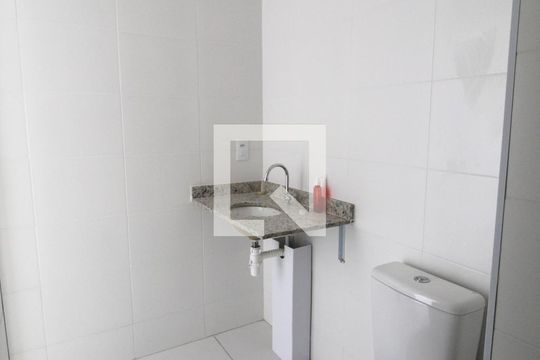Banheiro de kitnet/studio para alugar com 1 quarto, 24m² em Vila Olímpia, São Paulo