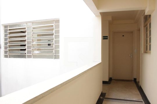 Corredor dos Apartamentos de apartamento para alugar com 2 quartos, 70m² em Pompeia, São Paulo