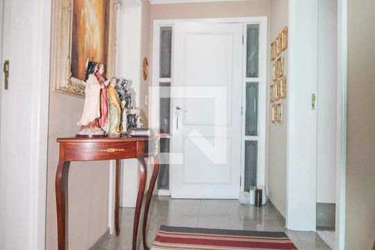 Entrada de apartamento à venda com 3 quartos, 213m² em Vila Itapura, Campinas