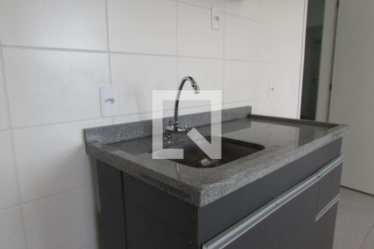 Cozinha de apartamento para alugar com 2 quartos, 34m² em Butantã, São Paulo